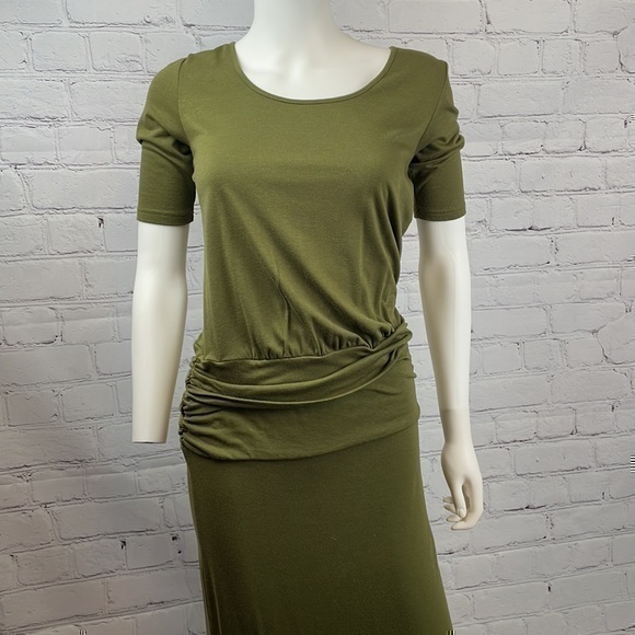 Hive & Honey Dresses & Skirts - UEC Hive & Honey olive green short sleeve maxi dress small